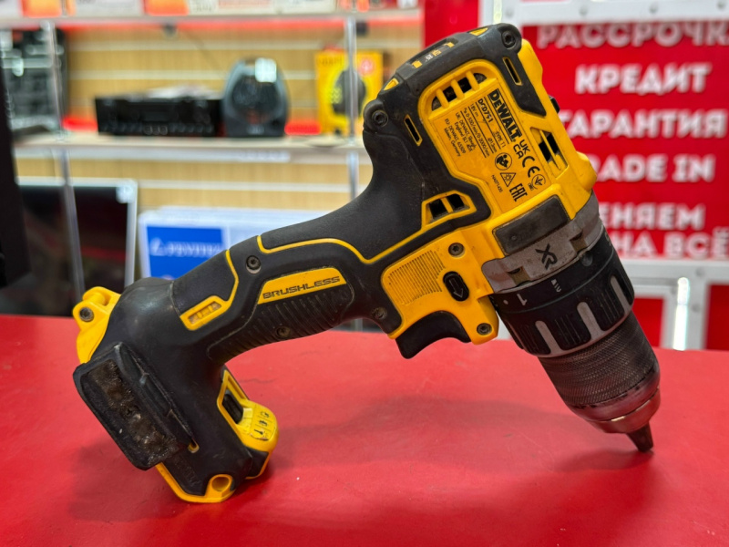 Шуруповерт Dewalt DCD791NT